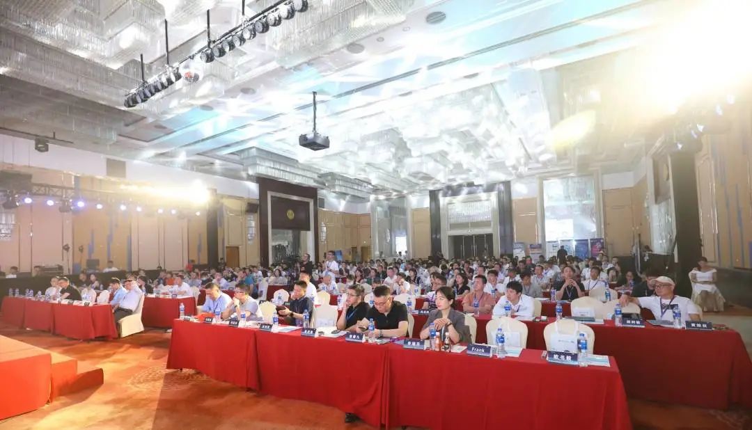 必发bf88受邀参与第八届全国时尚消费品格业转型顶峰论坛丨市场活动
